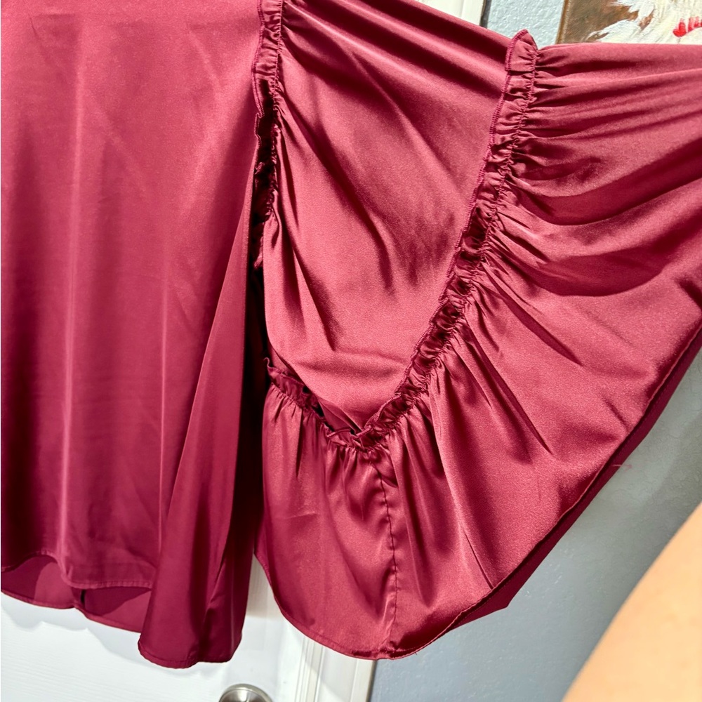 Women’s Ruffle-Sleeve Blouse - Picture 3 of 4
